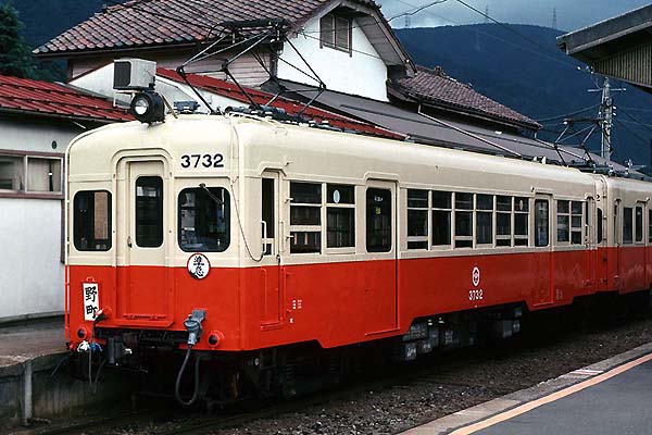 Hokuriku Tetsudo (Ishikawa Line) Moha 3732