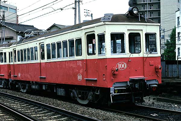 Takamatsu Kotohira Denki Tetsudo  100