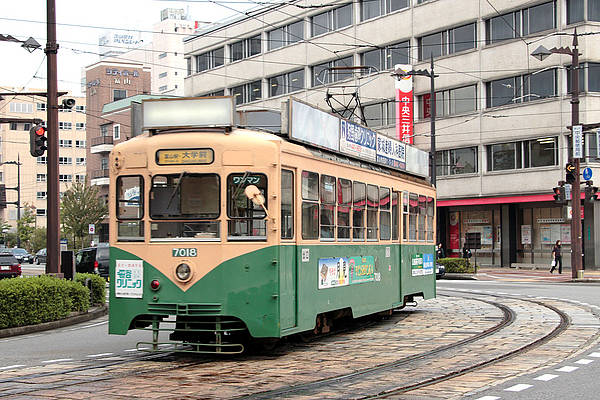 Toyama Chiho Tetsudo (Tram) De 7018