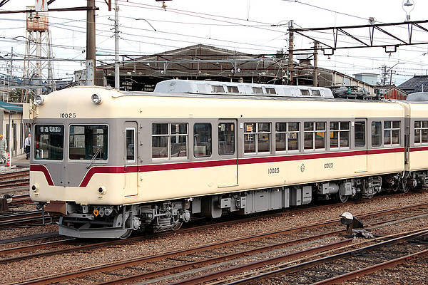 Toyama Chiho Tetsudo (Railway) Moha 10025