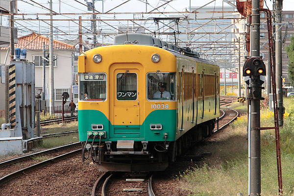 Toyama Chiho Tetsudo (Railway) Moha 10038